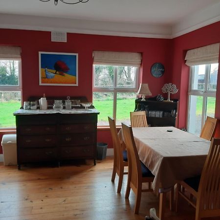 Kyleard Ryan Panzió Monasterevin Kültér fotó